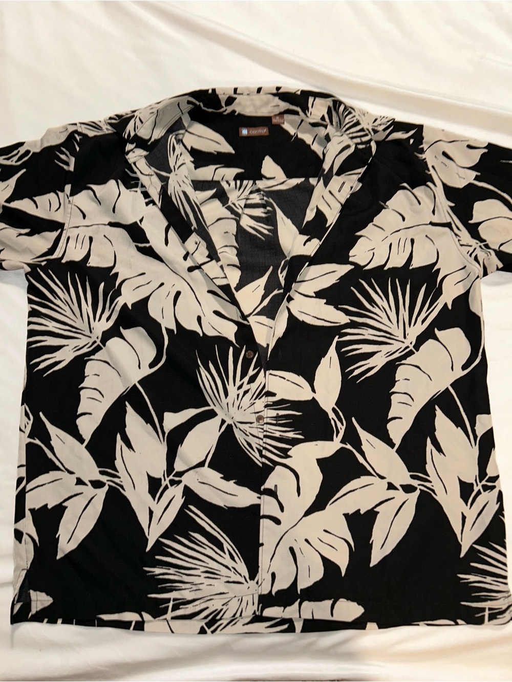 Centro Black Short Sleeve Button-Down Shirt with Cream Leaf Print